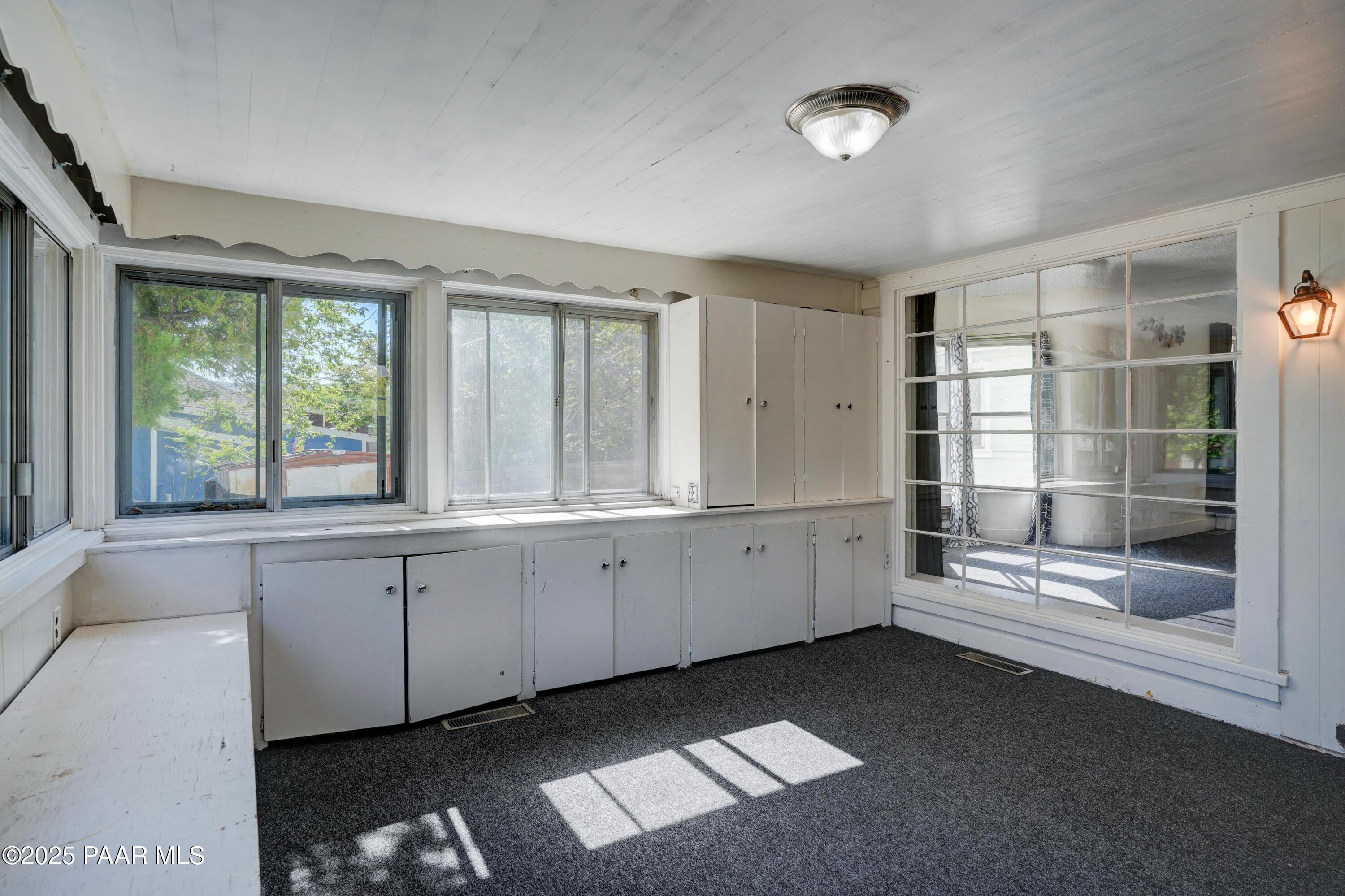 131 S Summit Avenue