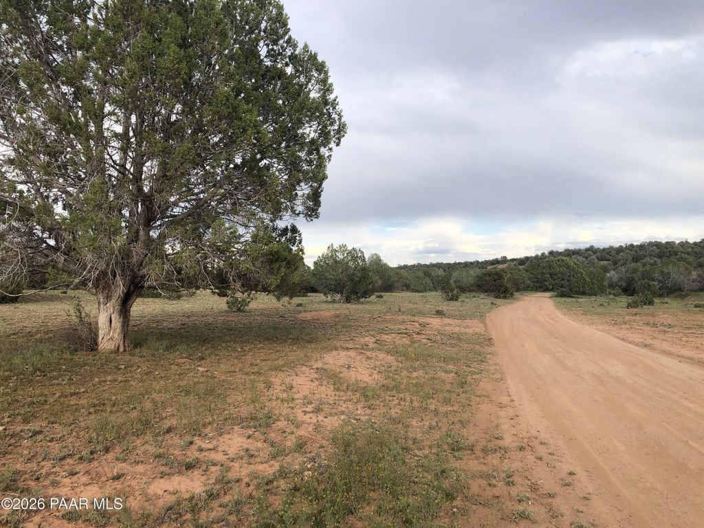 Photo of 30217306 Haywire Road, Ash Fork, AZ 86320 (MLS # 1081085)