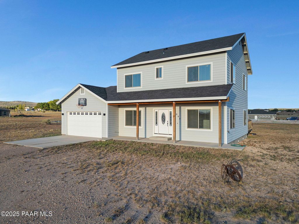 Photo of 25099 N Constitution Drive, Paulden, AZ 86334 (MLS # 1080603)