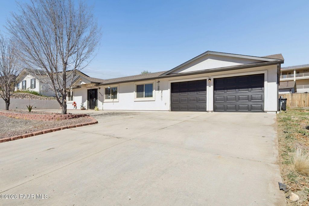 Photo of 9924 E Arrowhead Drive, Prescott Valley, AZ 86314 (MLS # 1080492)