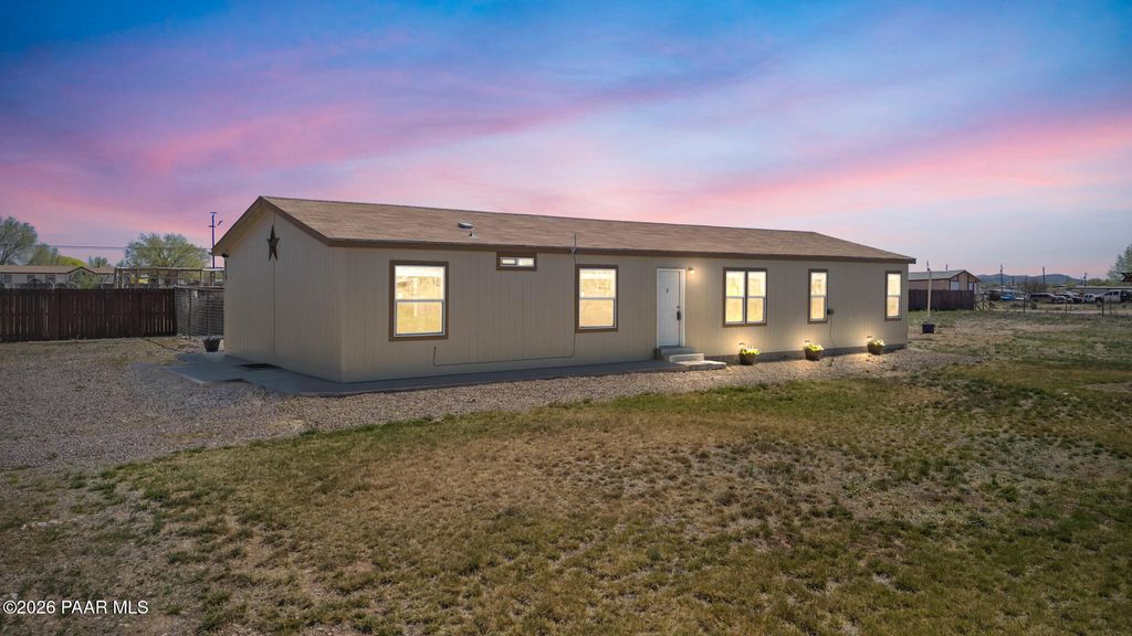 Photo of 575 Ranch House Road, Paulden, AZ 86334 (MLS # 1080632)