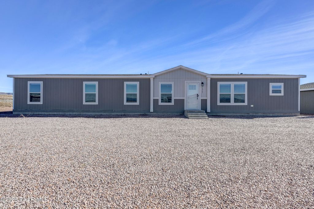 Photo of 26927 N Chicory Way, Paulden, AZ 86334 (MLS # 1077802)