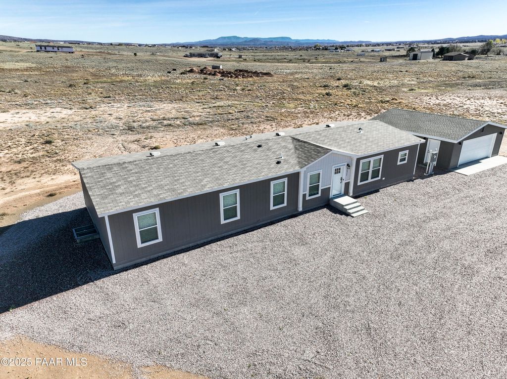Photo of 26927 N Chicory Way, Paulden, AZ 86334 (MLS # 1077802)