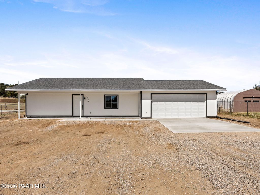 Photo of 18278 S Frontier Road, Peeples Valley, AZ 86332 (MLS # 1081643)