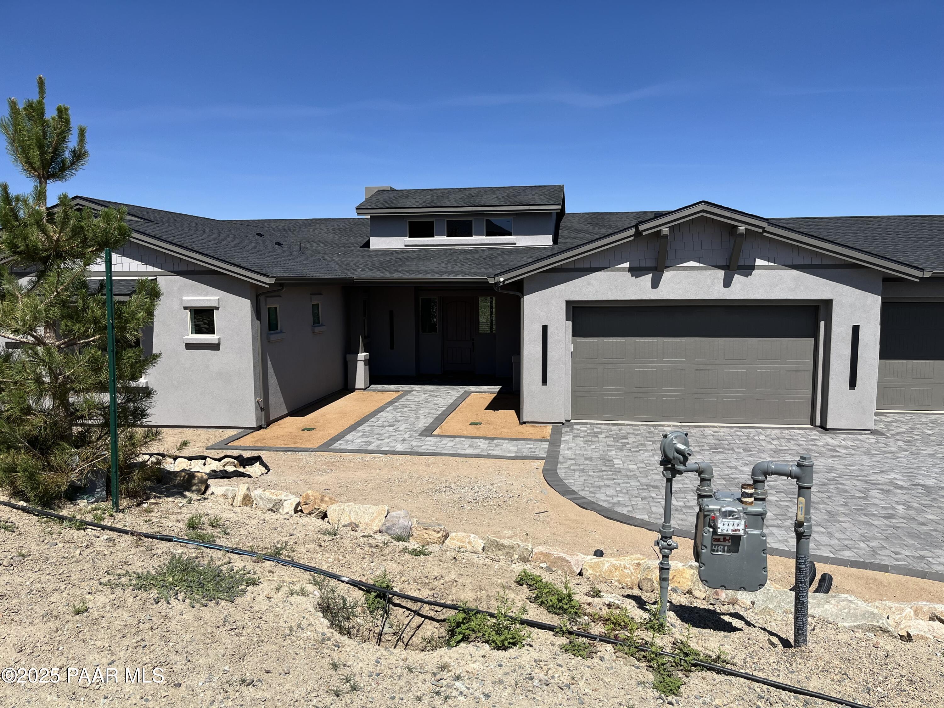 481 Palmer Place W