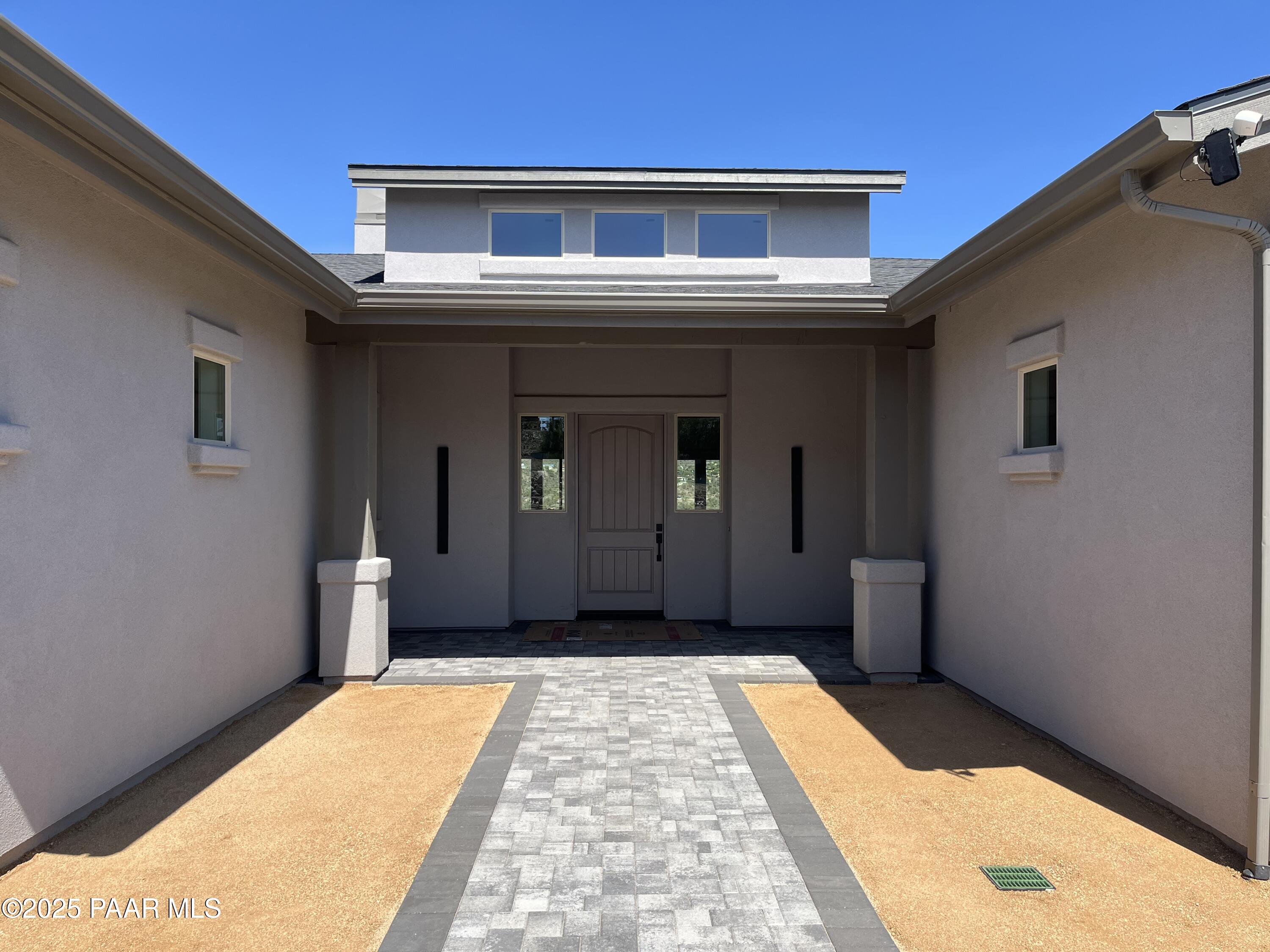 481 Palmer Place W