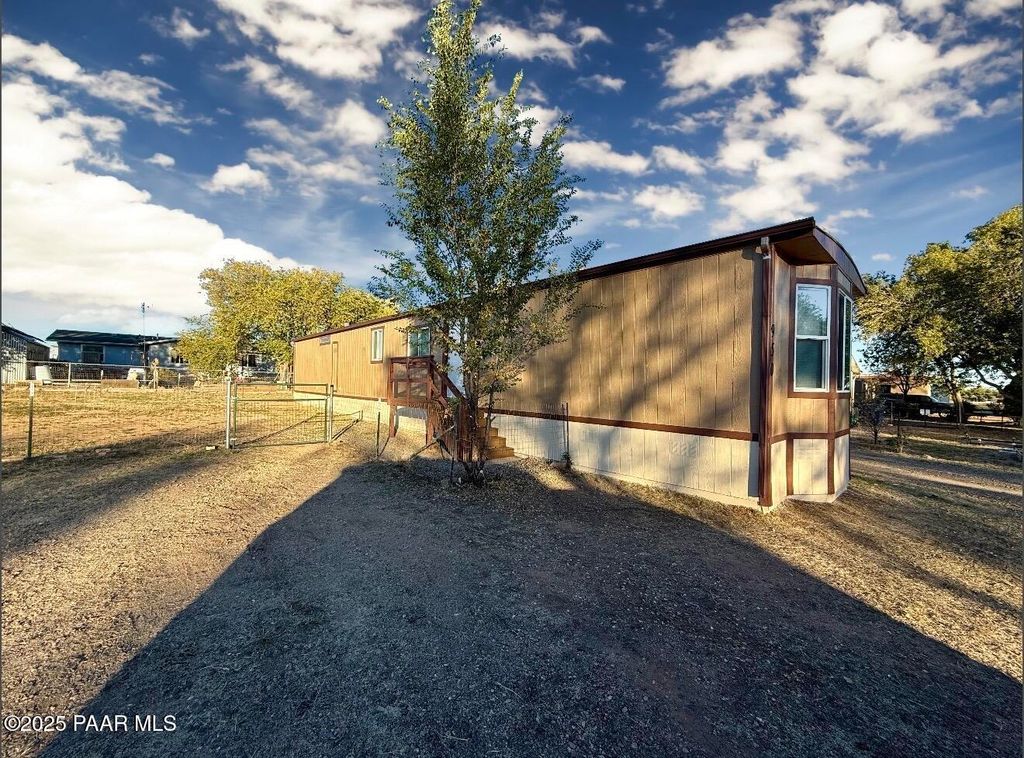Photo of 950 Tumbleweed Drive, Chino Valley, AZ 86323 (MLS # 1077767)