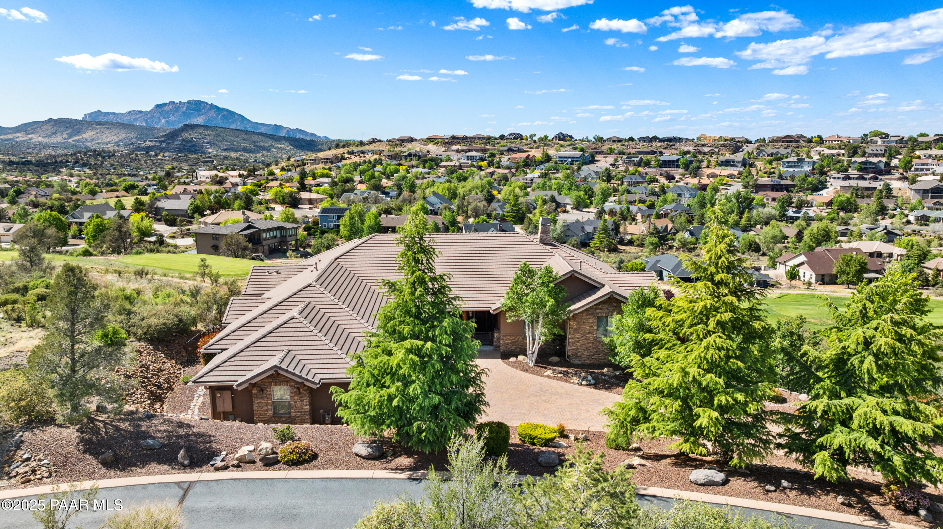 1046 Vantage Point Circle