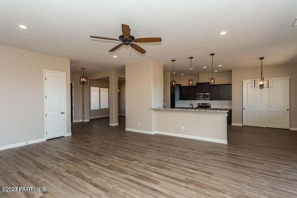 12325 N Henrys Way
