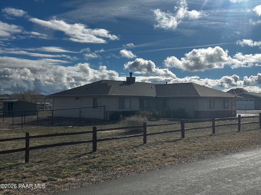 Photo of 1405 Salida Del Sol, Chino Valley, AZ 86323 (MLS # 1078508)