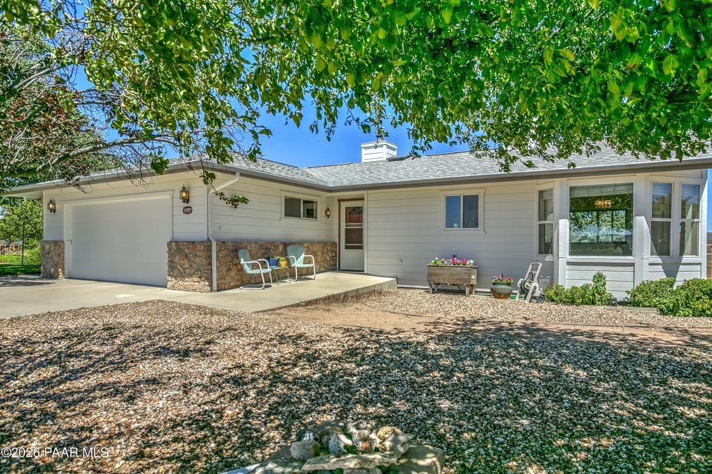 Photo of 11800 W Faded Whistle Road, Skull Valley, AZ 86338 (MLS # 1080446)