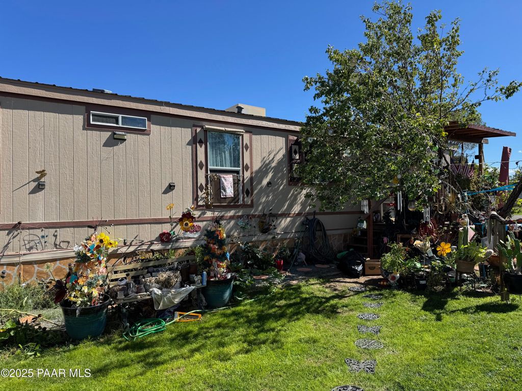 Photo of 16291 S Red Rock Lane, Mayer, AZ 86333 (MLS # 1078393)