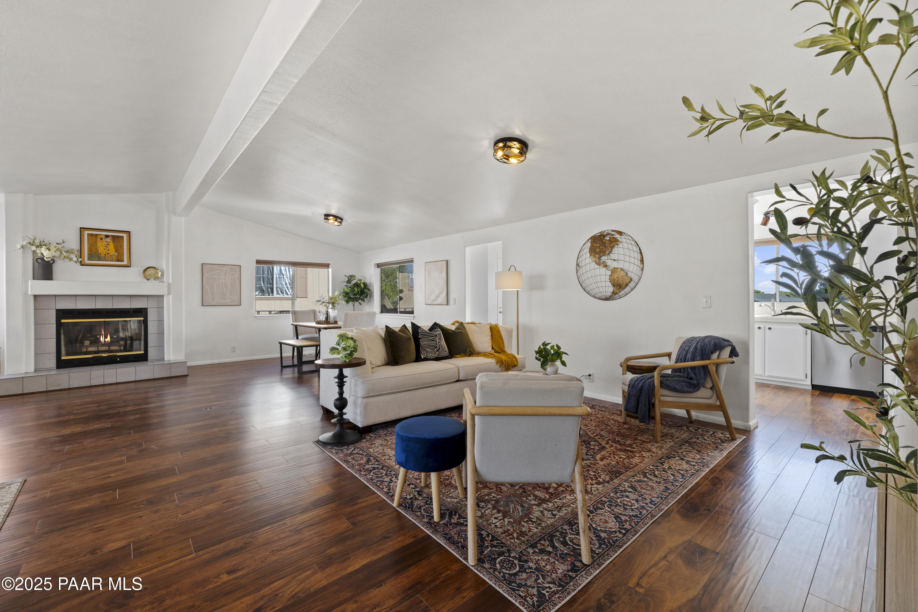 2913 Lindsey Drive