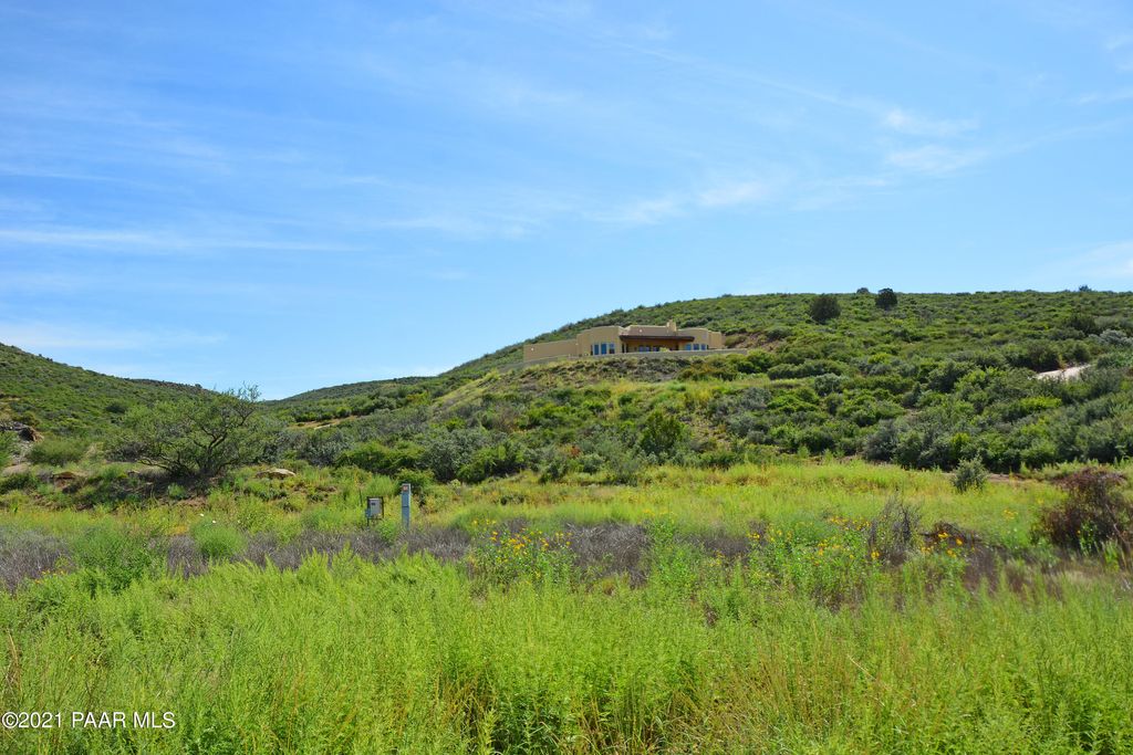 Photo of 851 S Apache Knolls Trail, Dewey-Humboldt, AZ 86327 (MLS # 1079949)