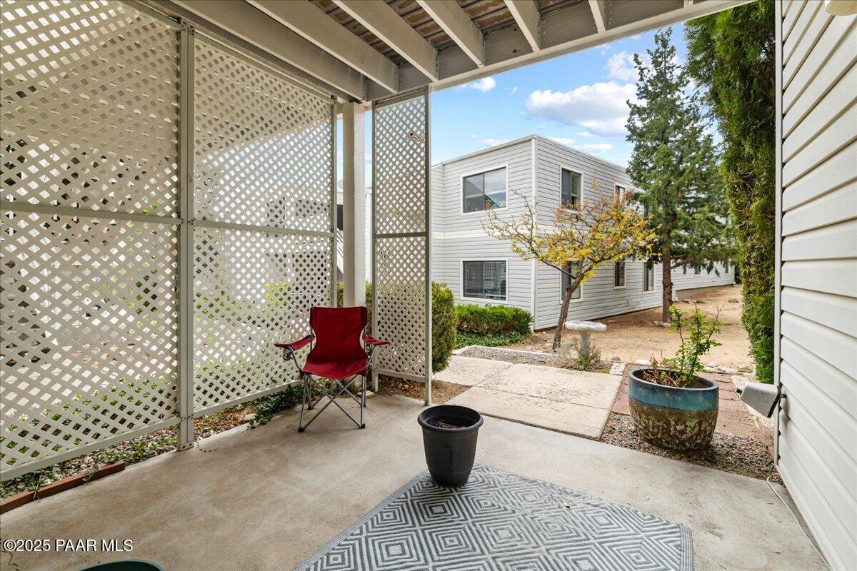 333 W Leroux Street D4