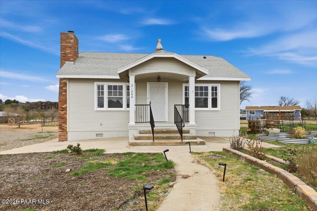 Photo of 21200 N Old Highway 89, Paulden, AZ 86334 (MLS # 1078551)