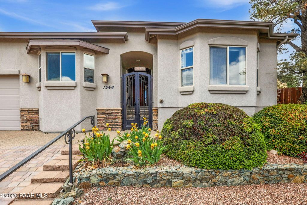 Photo of 1546 Eagle Crest Drive, Prescott, AZ 86301 (MLS # 1081216)