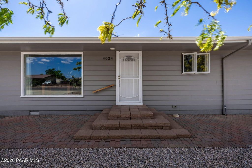 Photo of 4024 N Gelding Drive, Prescott Valley, AZ 86314 (MLS # 1081900)