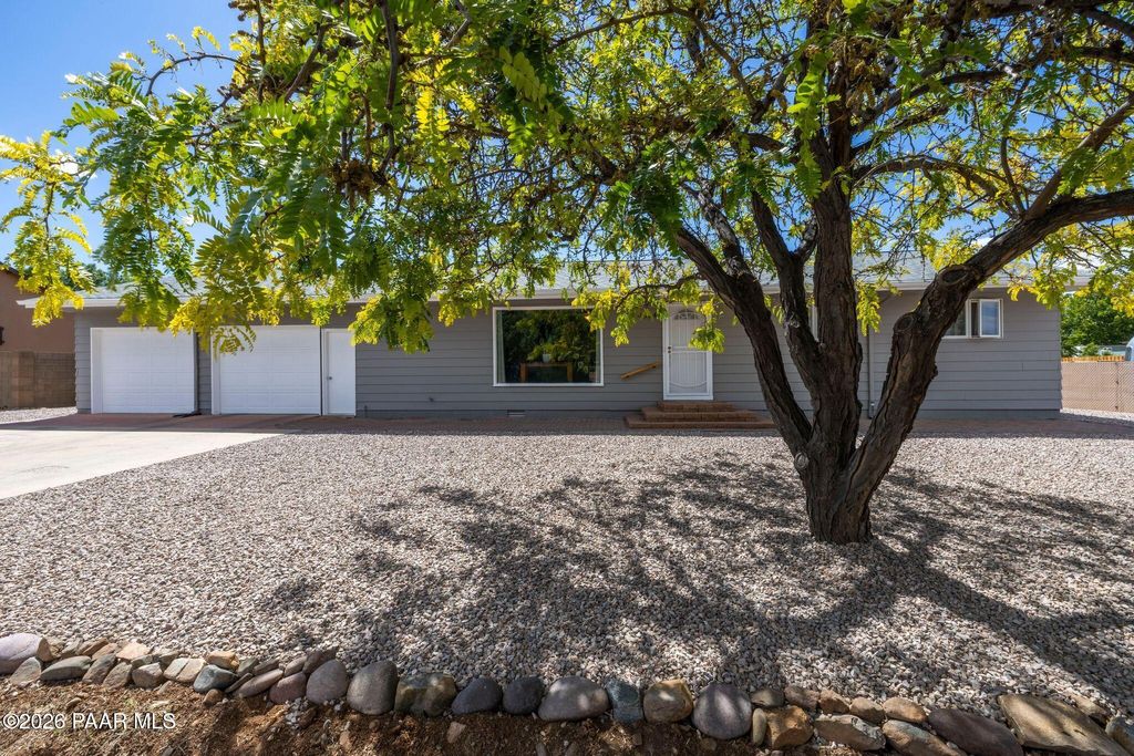 Photo of 4024 N Gelding Drive, Prescott Valley, AZ 86314 (MLS # 1081900)