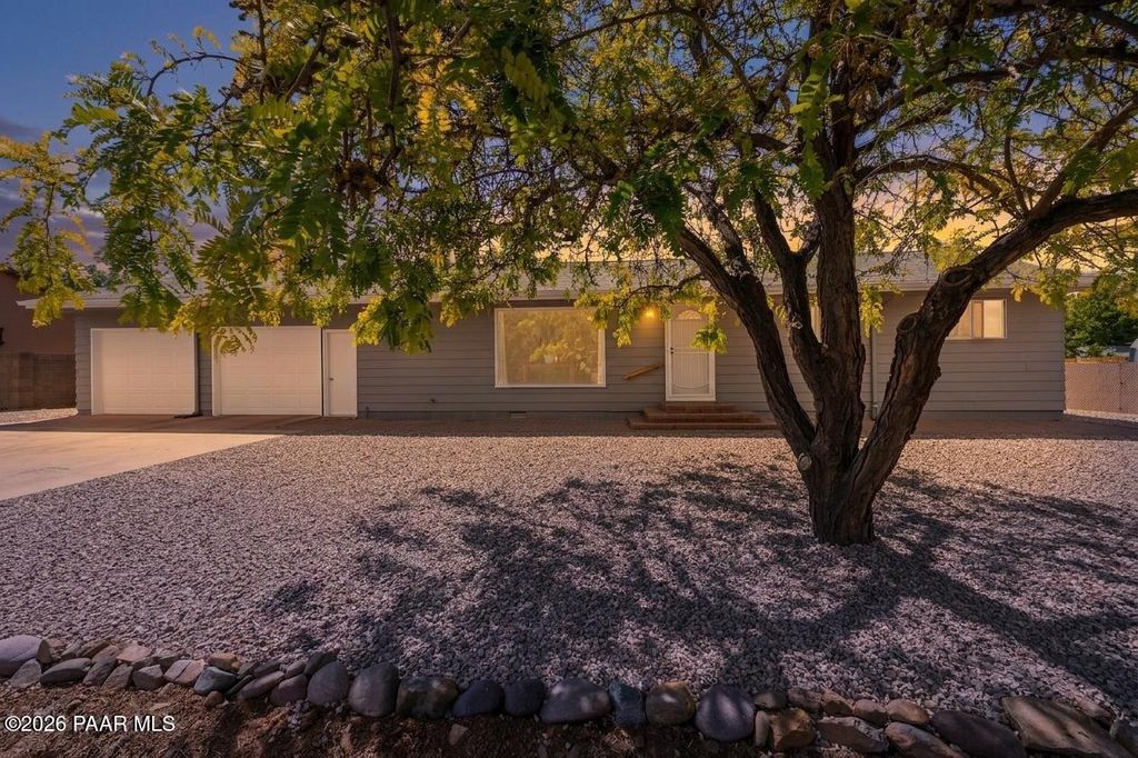 Photo of 4024 N Gelding Drive, Prescott Valley, AZ 86314 (MLS # 1081900)