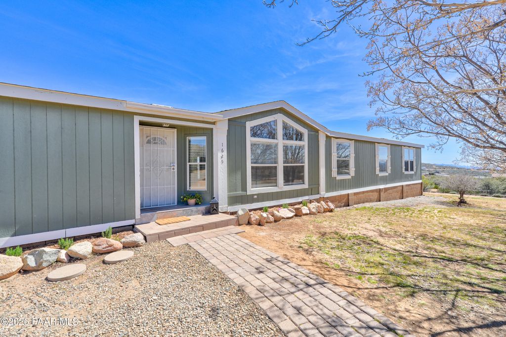 Photo of 1625 N Hidden Valley Way, Dewey-Humboldt, AZ 86327 (MLS # 1080498)