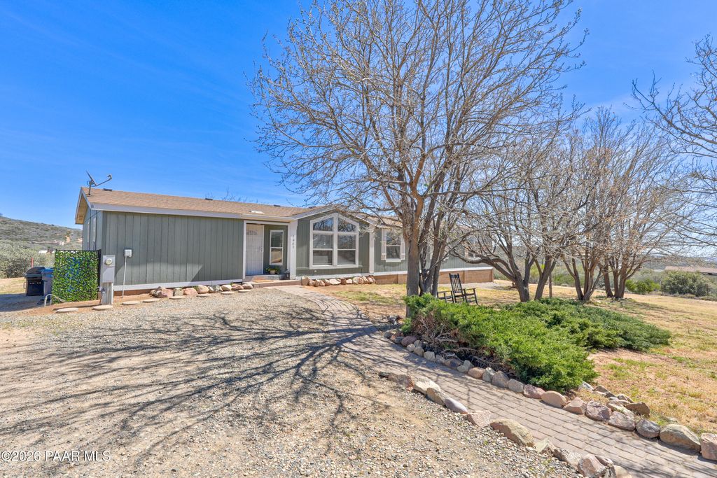 Photo of 1625 N Hidden Valley Way, Dewey-Humboldt, AZ 86327 (MLS # 1080498)