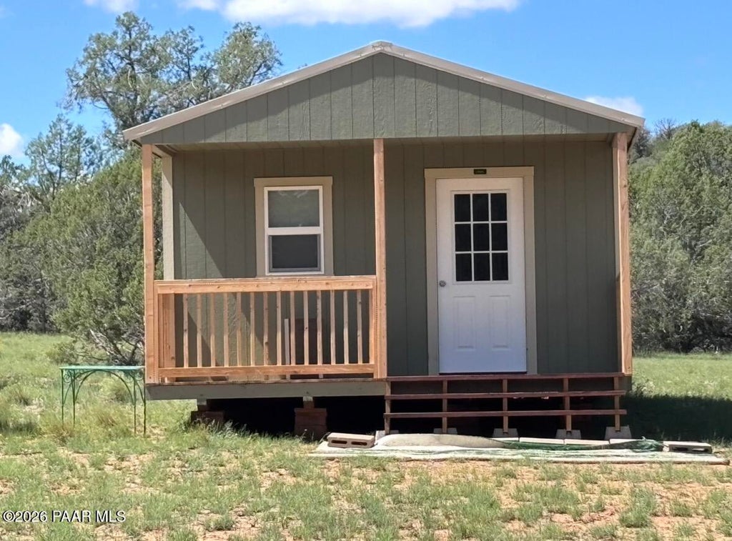Photo of 220 Six Shooter Road, Williams, AZ 86046 (MLS # 1084904)