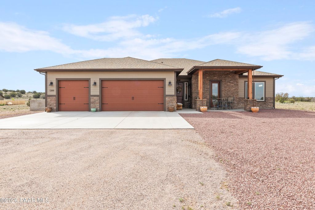 Photo of 1399 E Western Way, Paulden, AZ 86334 (MLS # 1081157)