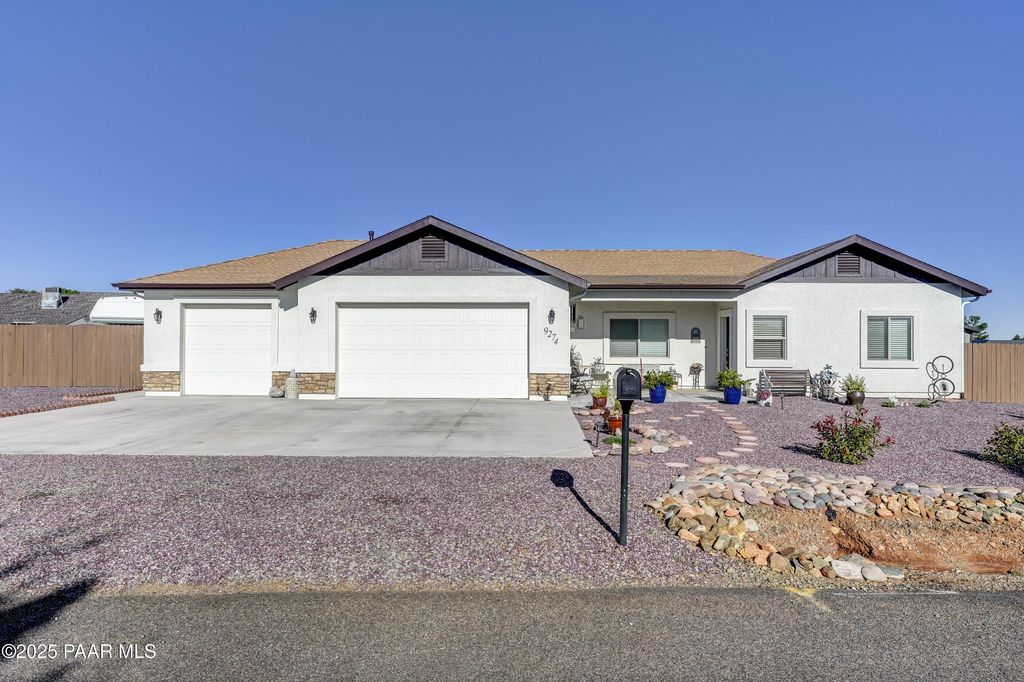 Photo of 9274 E Manzanita Circle #20, Prescott Valley, AZ 86314 (MLS # 1077276)