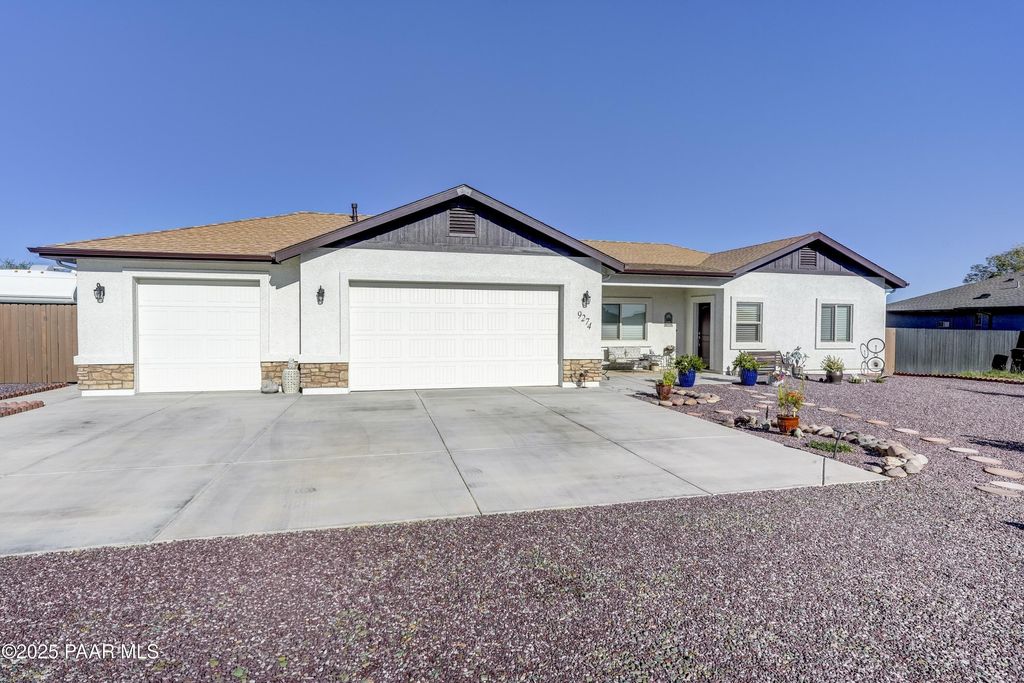 Photo of 9274 E Manzanita Circle #20, Prescott Valley, AZ 86314 (MLS # 1077276)