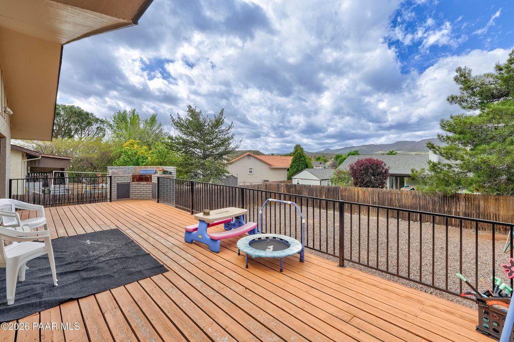 Photo of 1150 N Cottonwood Spring Drive, Dewey-Humboldt, AZ 86327 (MLS # 1081191)