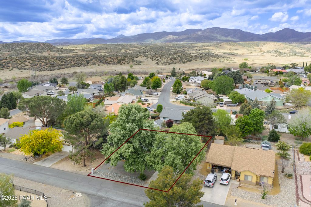 Photo of 1150 N Cottonwood Spring Drive, Dewey-Humboldt, AZ 86327 (MLS # 1081191)