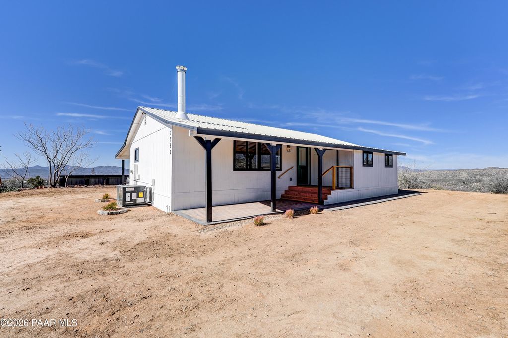 Photo of 7580 W Lowell Drive, Kirkland, AZ 86332 (MLS # 1079453)