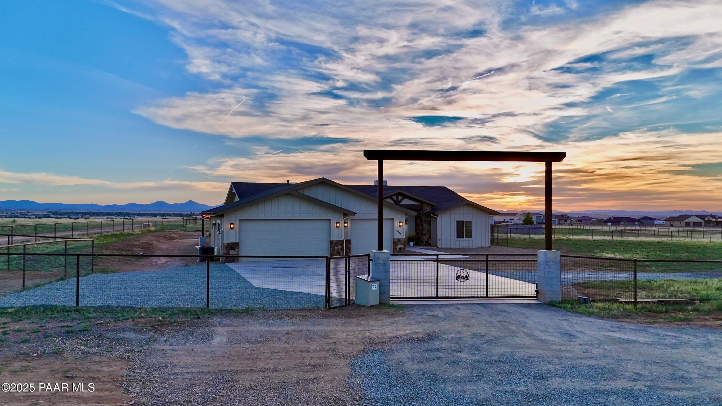8044 N Crimson Canyon Road