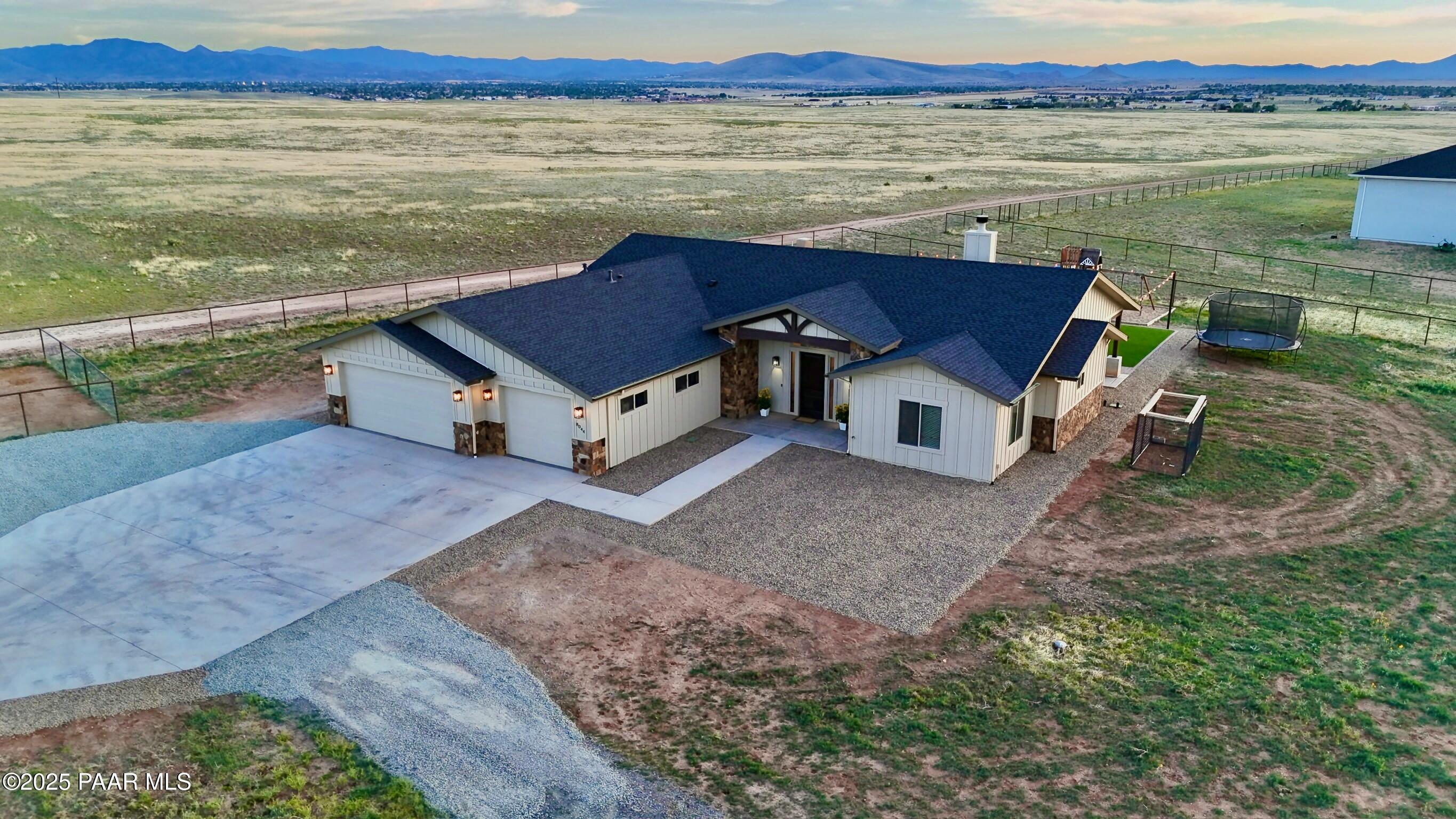 8044 N Crimson Canyon Road