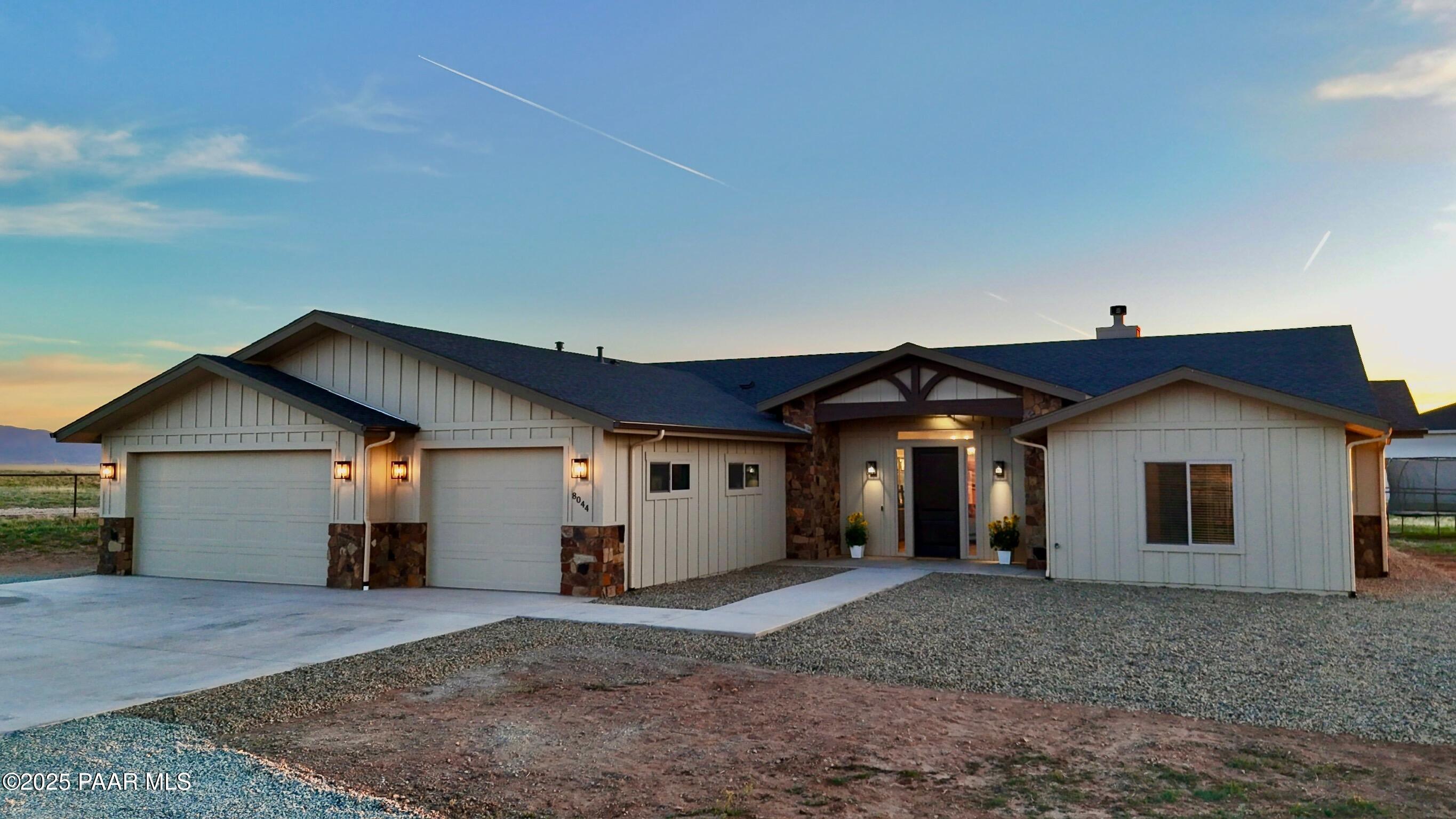 8044 N Crimson Canyon Road