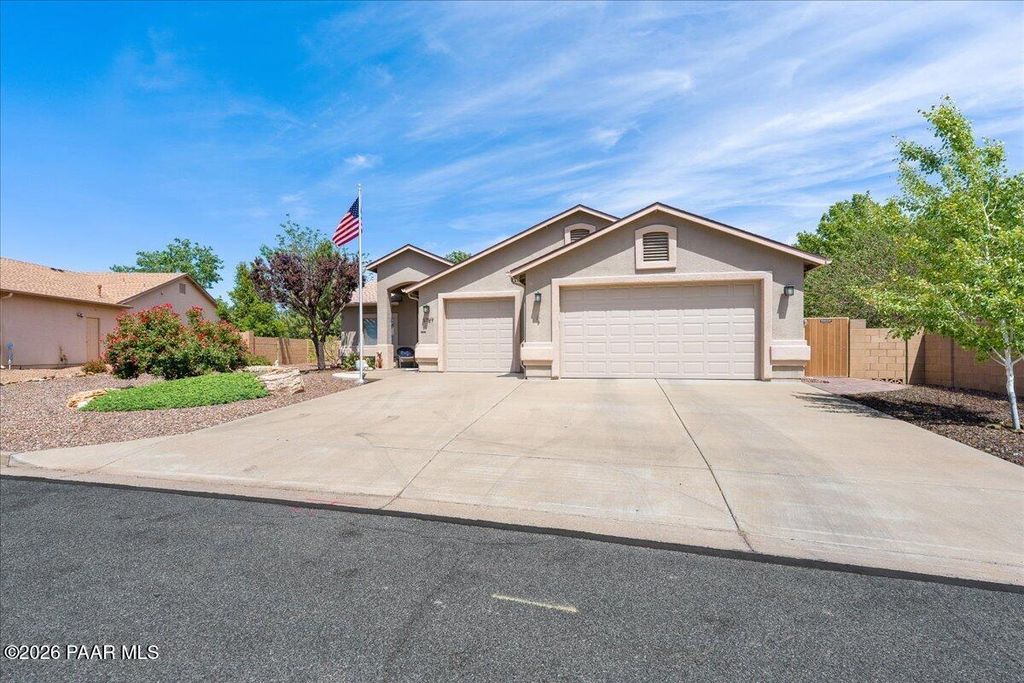 Photo of 5797 N Gallery Lane, Prescott Valley, AZ 86314 (MLS # 1082179)