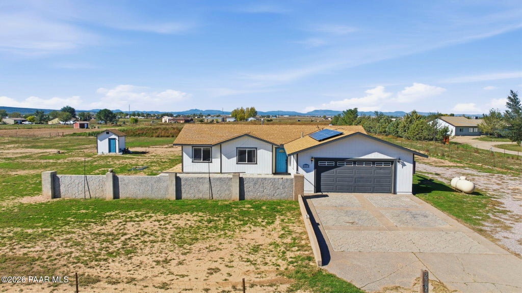 Photo of 25220 N Feather Mountain Road, Paulden, AZ 86334 (MLS # 1086018)
