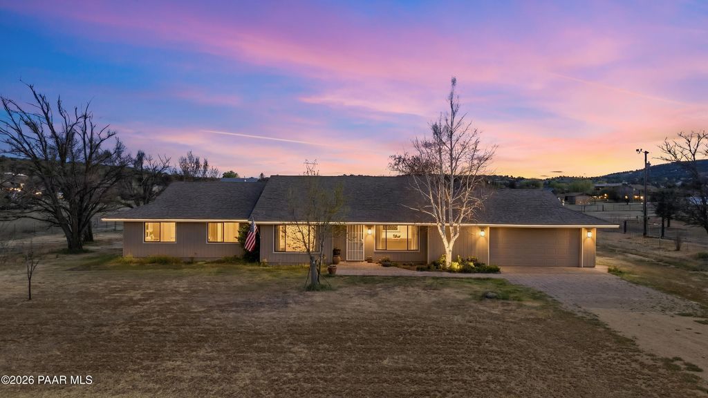 Photo of 1237 W Kelly Drive, Prescott, AZ 86305 (MLS # 1080845)