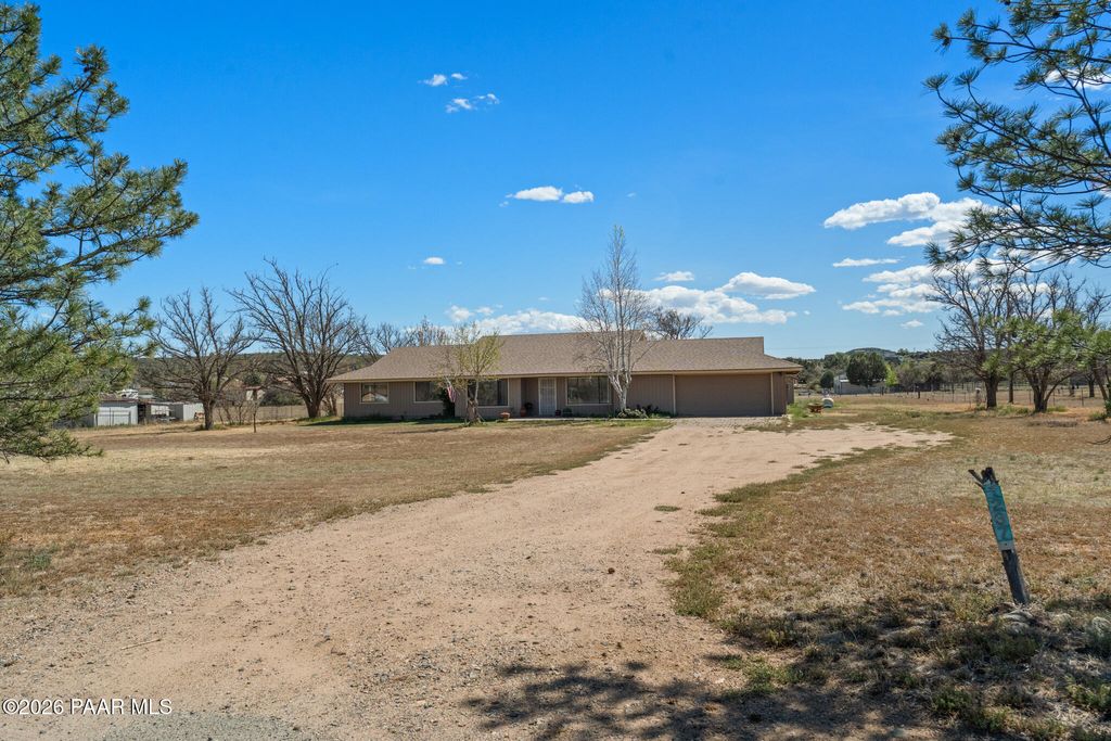 Photo of 1237 W Kelly Drive, Prescott, AZ 86305 (MLS # 1080845)