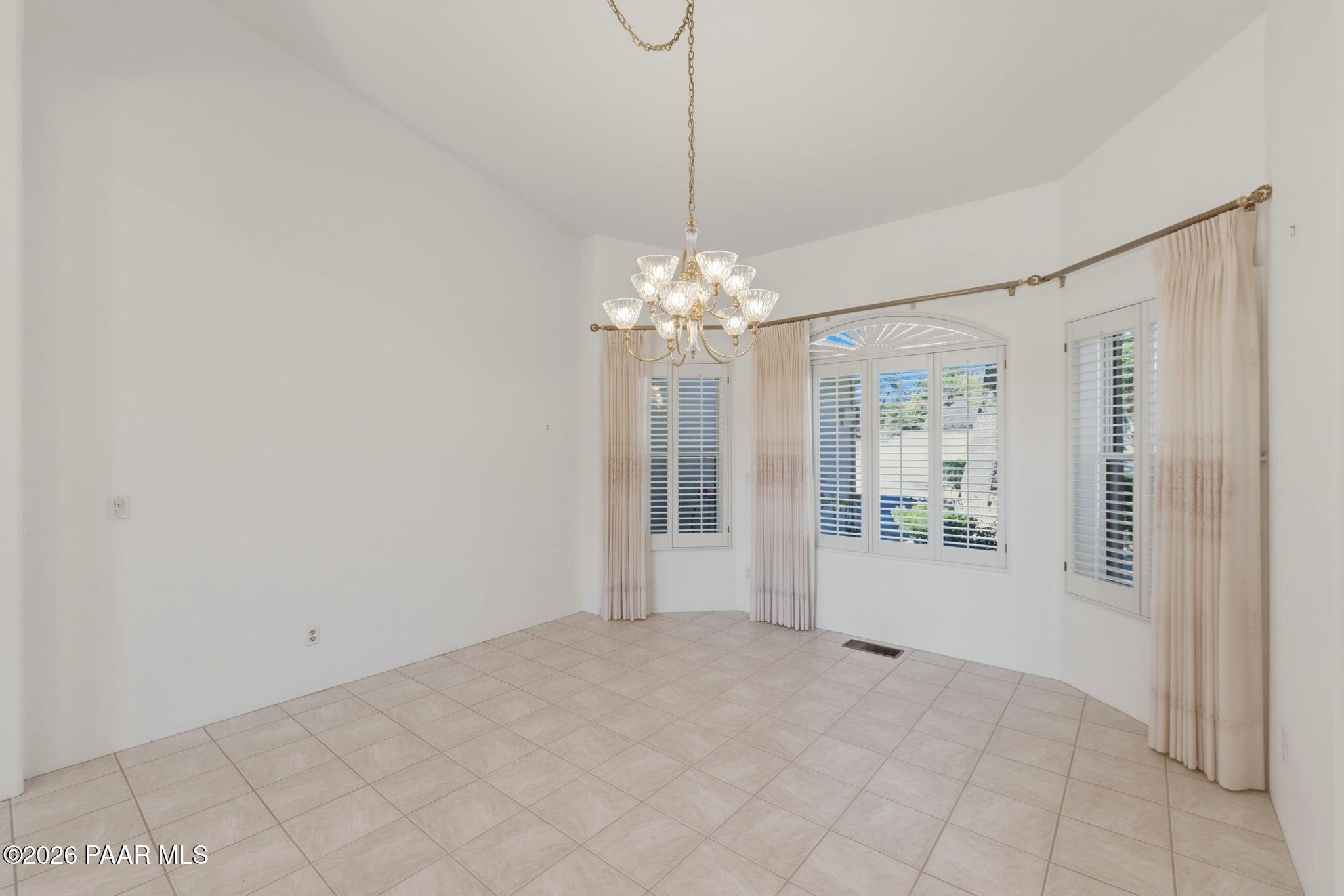 8875 N Valley Oak Drive