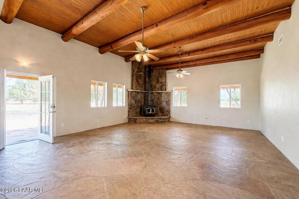 Photo of 3900 W Runway Road, Paulden, AZ 86334 (MLS # 1081133)