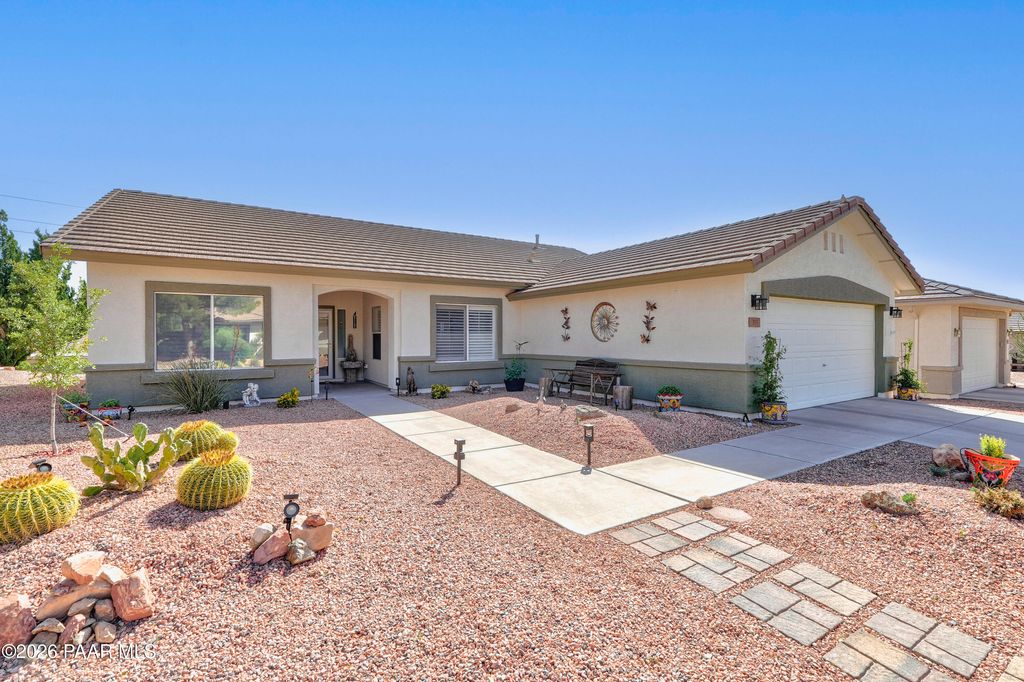 Photo of 355 S Latigo Way, Cottonwood, AZ 86326 (MLS # 1081680)