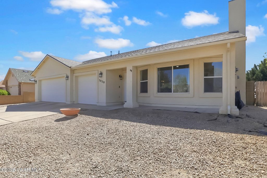Photo of 7028 E Horizon Way, Prescott Valley, AZ 86315 (MLS # 1081079)