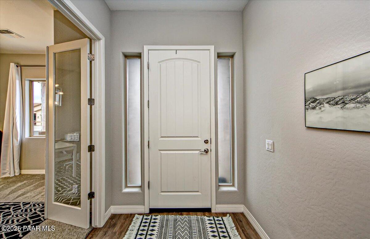 6051 Livingston Loop