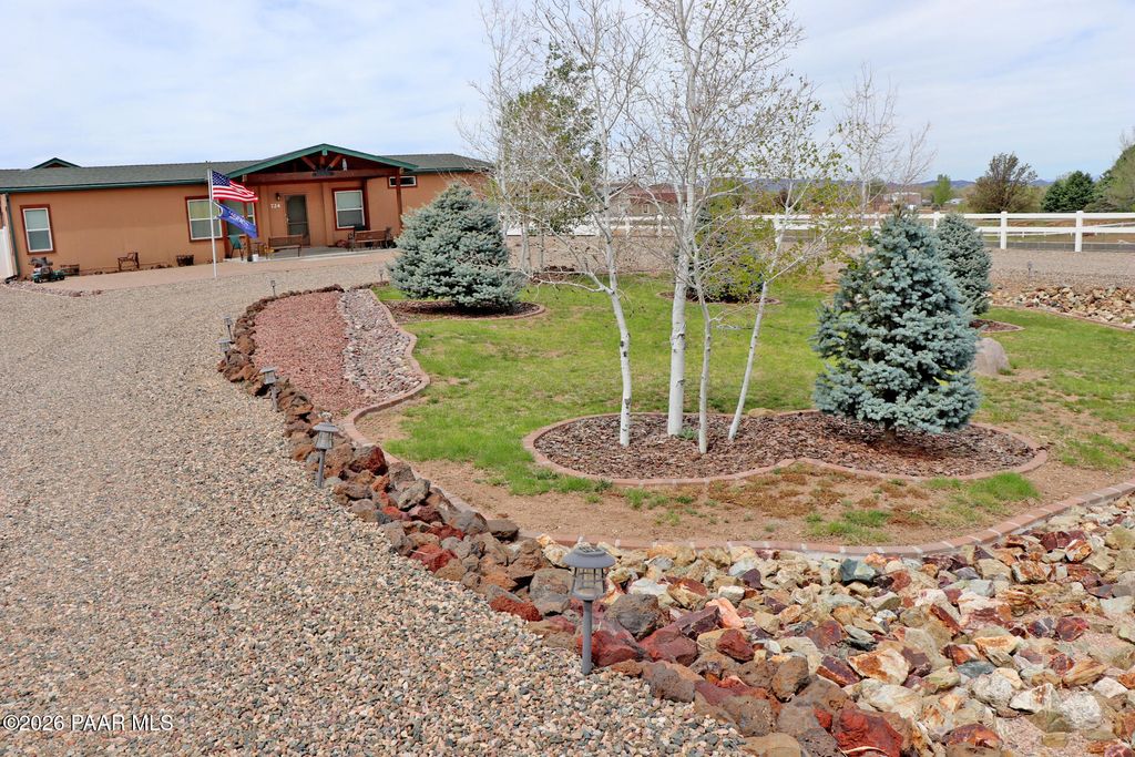 Photo of 724 Sycamore Lane, Chino Valley, AZ 86323 (MLS # 1080851)