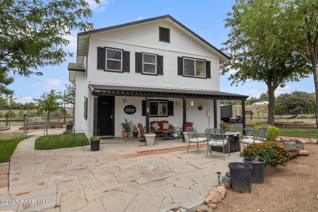 Photo of 1382 S Foothill Drive, Dewey-Humboldt, AZ 86327 (MLS # 1079089)