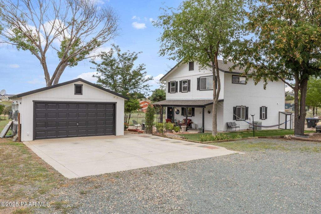 Photo of 1382 S Foothill Drive, Dewey-Humboldt, AZ 86327 (MLS # 1079089)