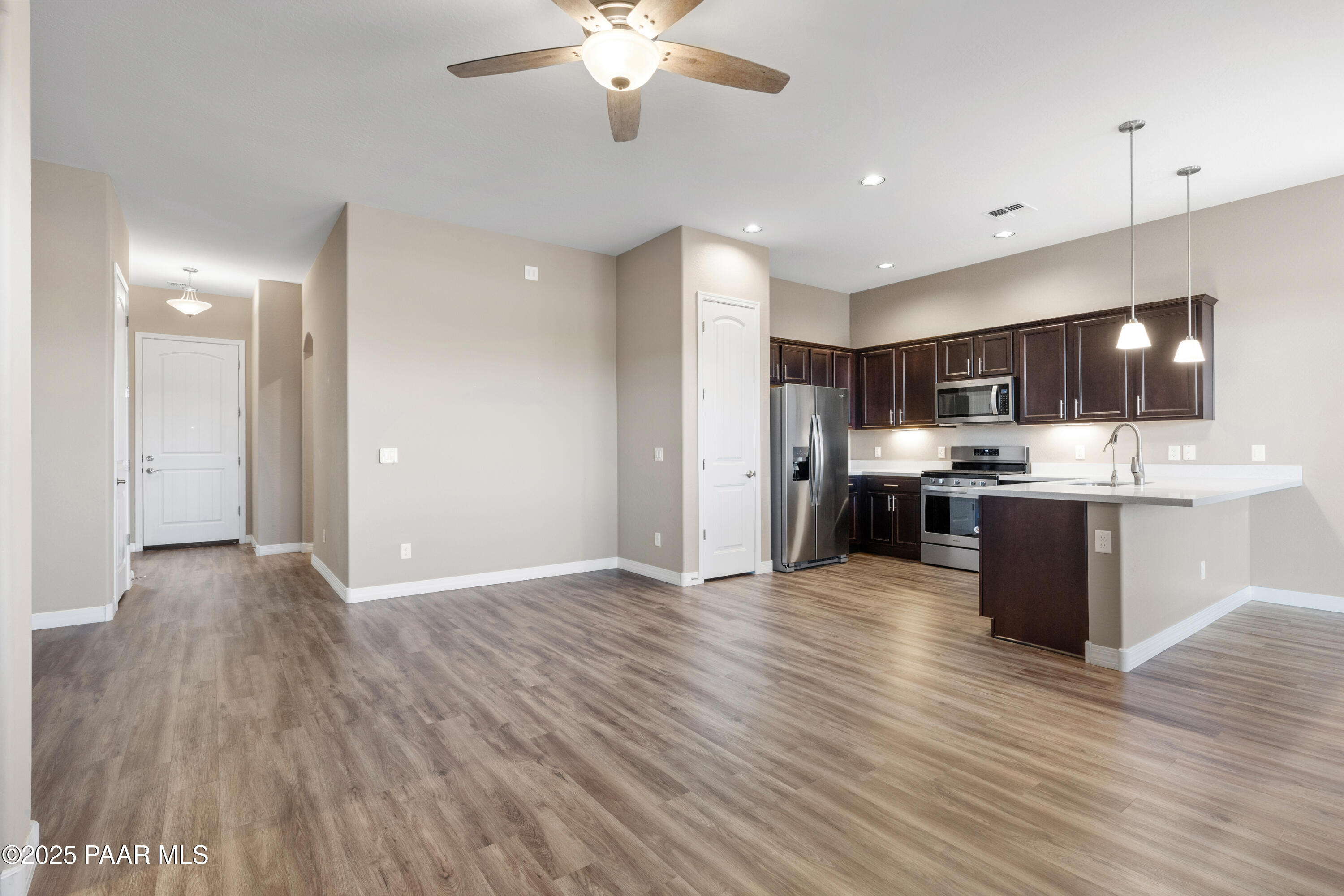 5557 N Teaberry Lane 11