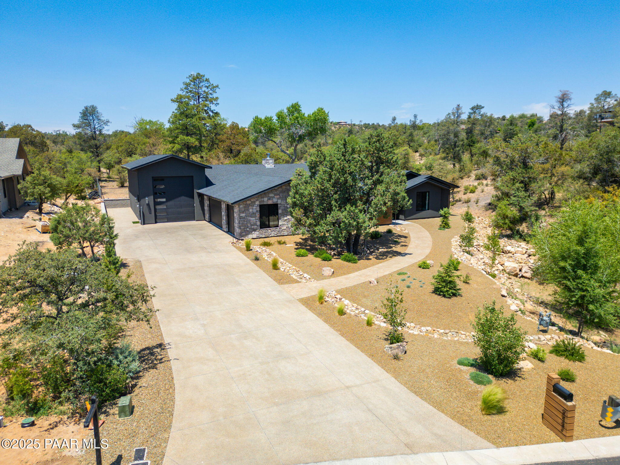 943 Estrella Court